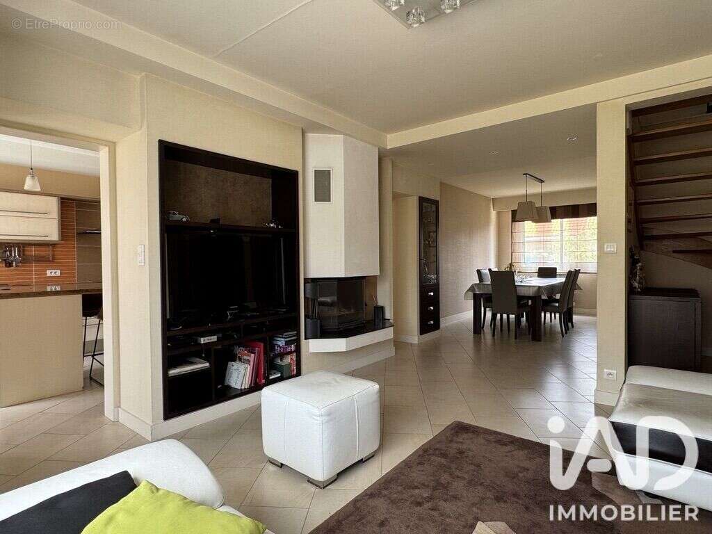 Maison 154 m² à Bouguenais  - photo 4
