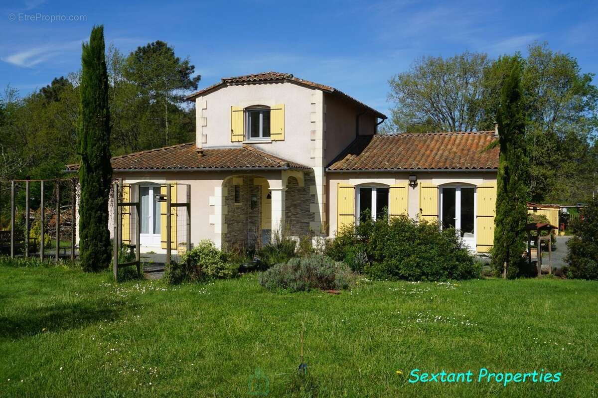 Maison à SAINT-ROMAIN-ET-SAINT-CLEMENT
