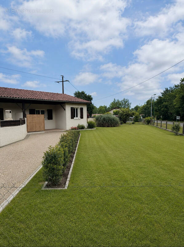 Appartement à AUREILHAN