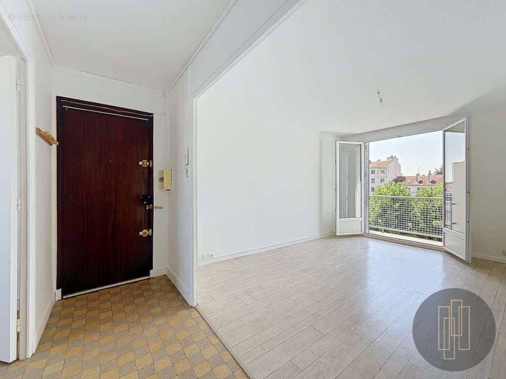Appartement à LYON-8E