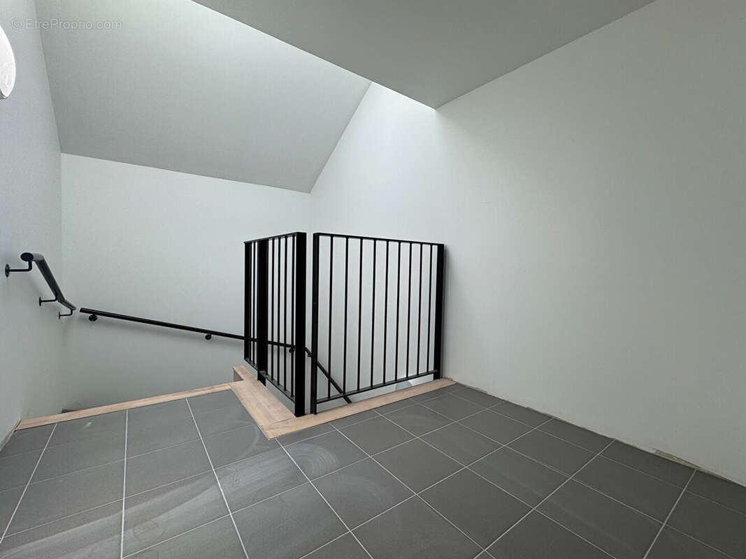 Appartement Gilly Sur Isere 4 pièce(s) 125 m2 - photo 8