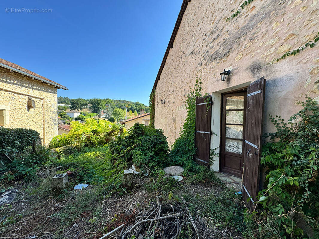 Maison à SAINT-AQUILIN