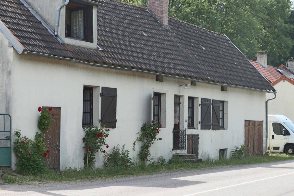 Maison à CHISSEY-EN-MORVAN