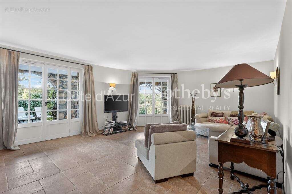 Mougins villa 172 m² vue panoramique à pied village avec piscine - photo 15