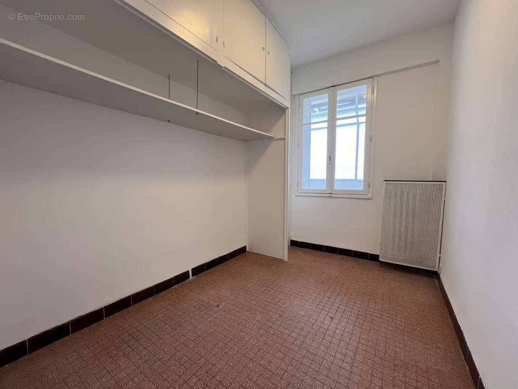 Appartement à MARSEILLE-1E