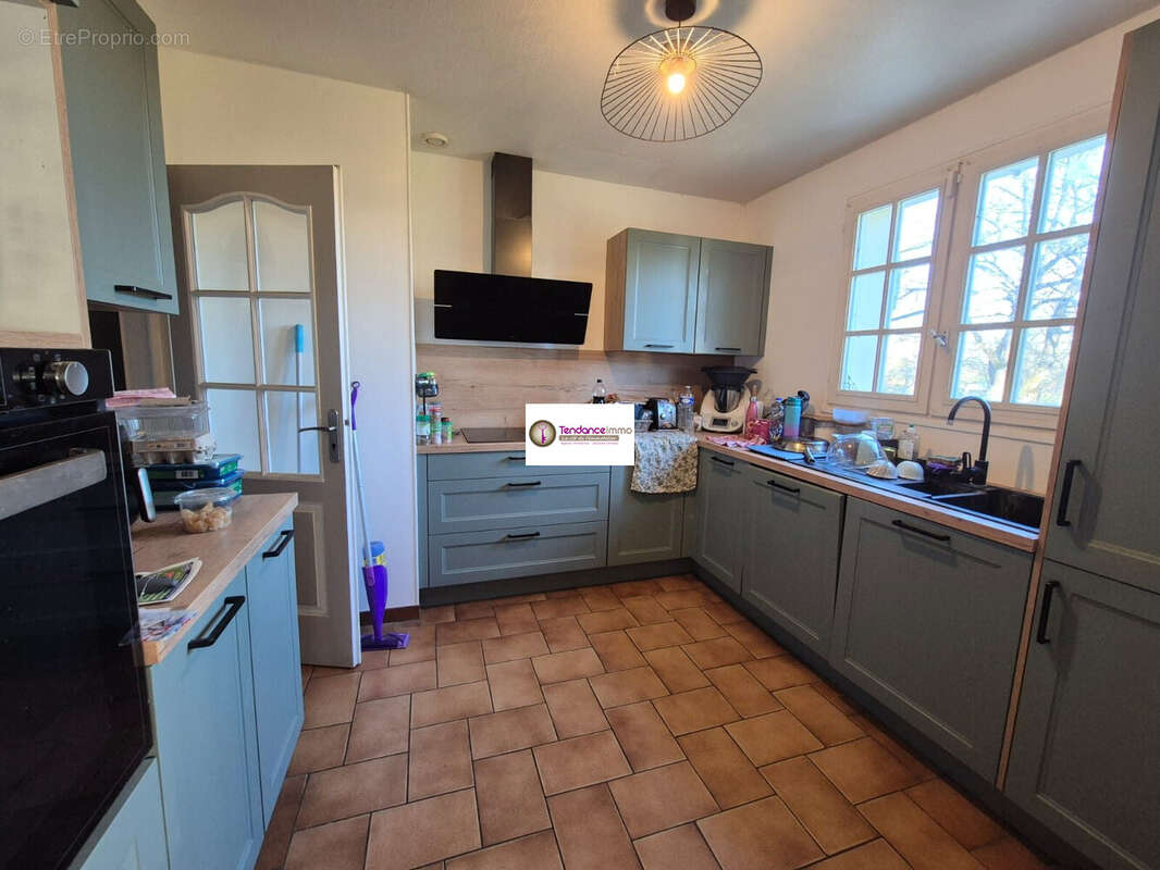 Maison à LE MELE-SUR-SARTHE