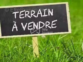 Terrain à OPOUL-PERILLOS