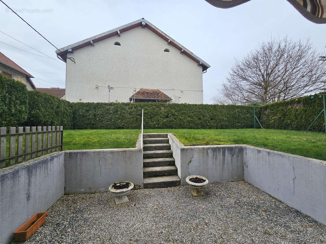 Maison à VERCEL-VILLEDIEU-LE-CAMP
