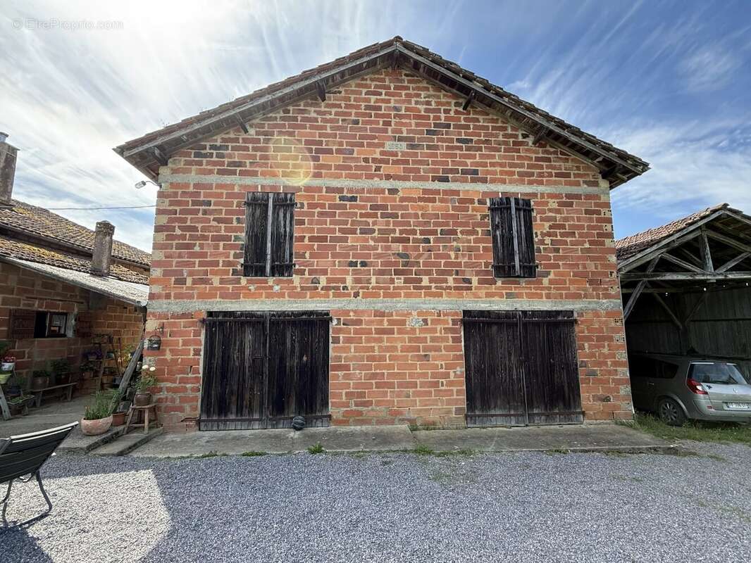 Maison à LAUJUZAN