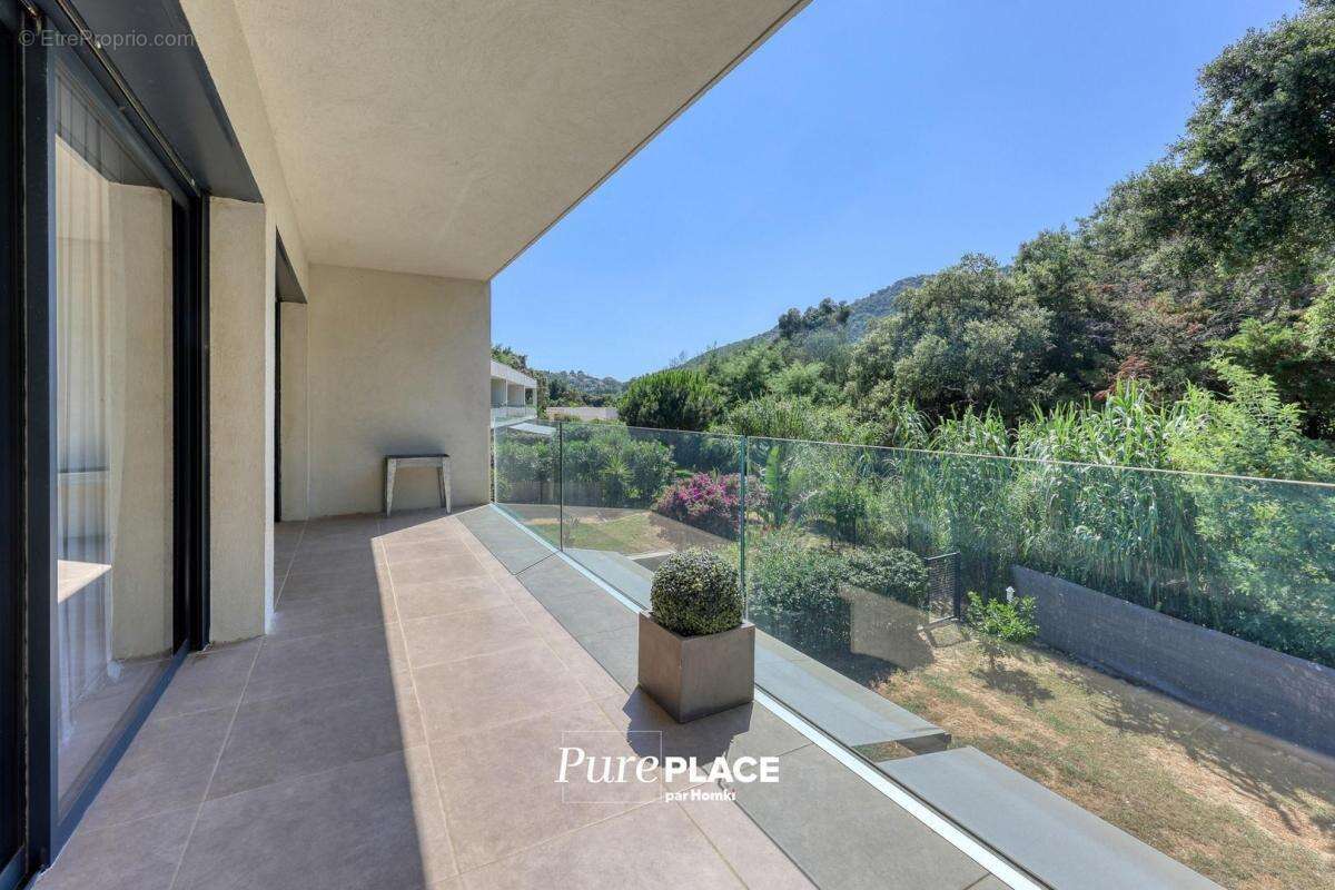 Appartement à RAYOL-CANADEL-SUR-MER