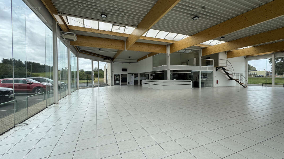 Commerce à SUNDHOUSE