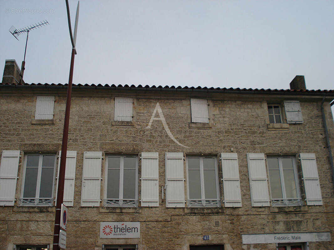 Appartement à FONTENAY-LE-COMTE
