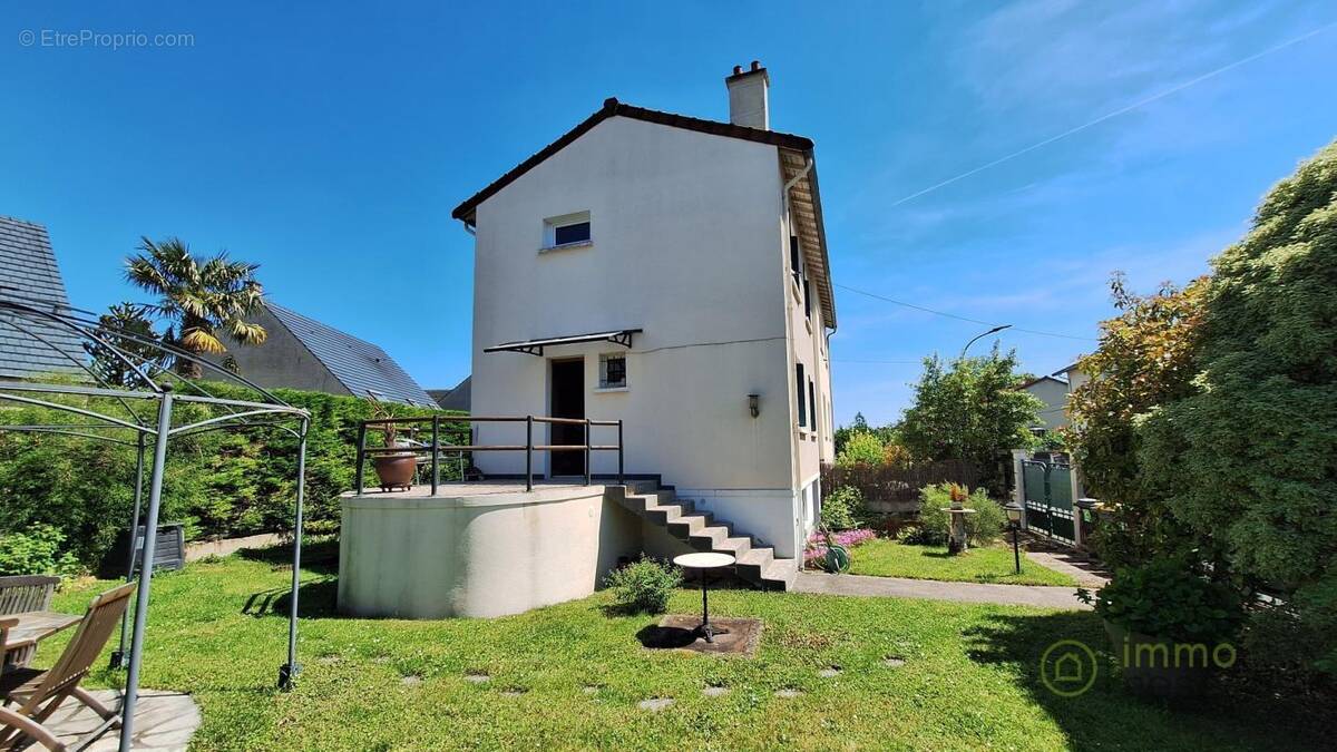Maison à LE PLESSIS-BOUCHARD