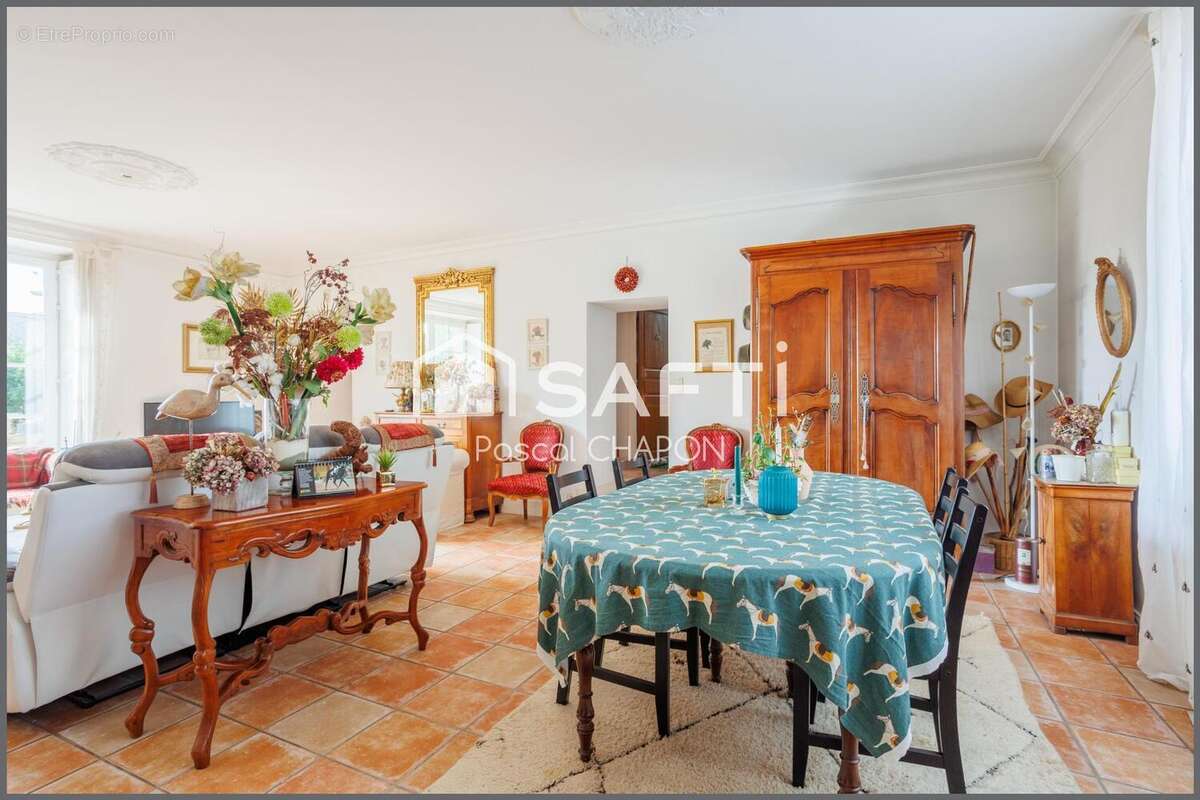 Photo 2 - Maison à ETRELLES