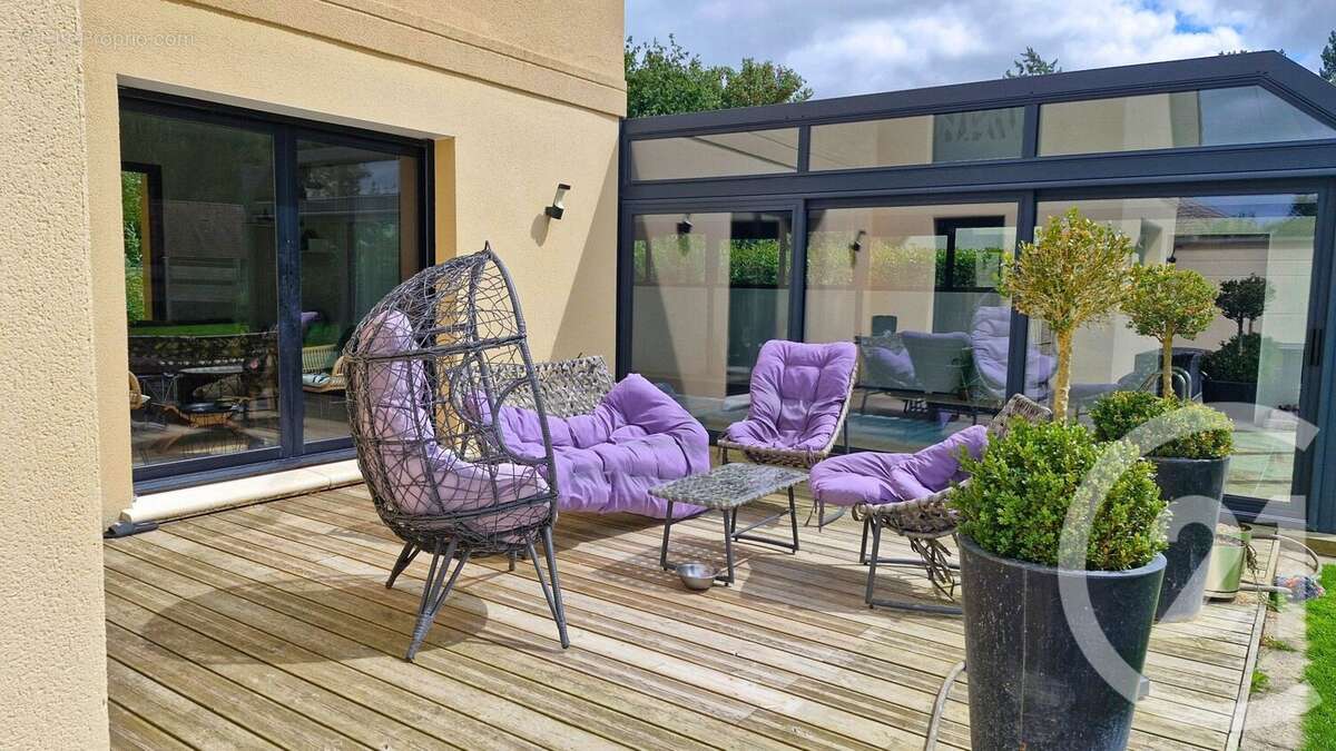Maison 225 m² à Harcourt  - photo 2