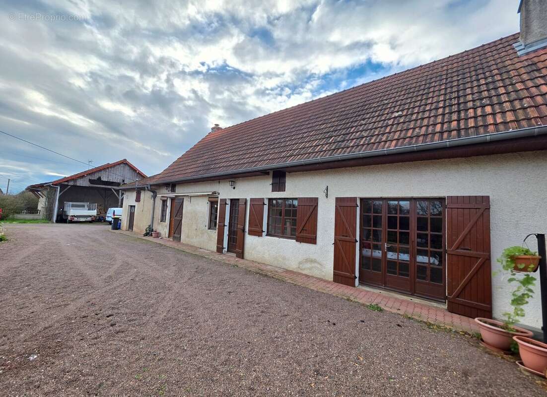 Maison à BRAGNY-SUR-SAONE