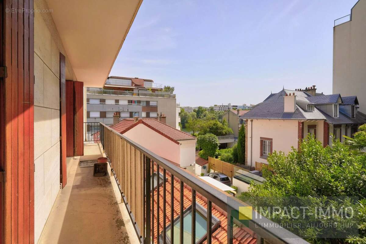 Appartement à COURBEVOIE