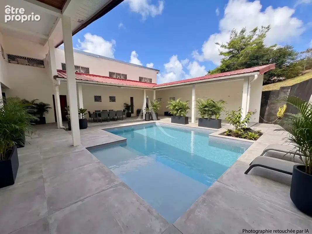 Photo Maison à Fort-De-France au prix de 629 000€