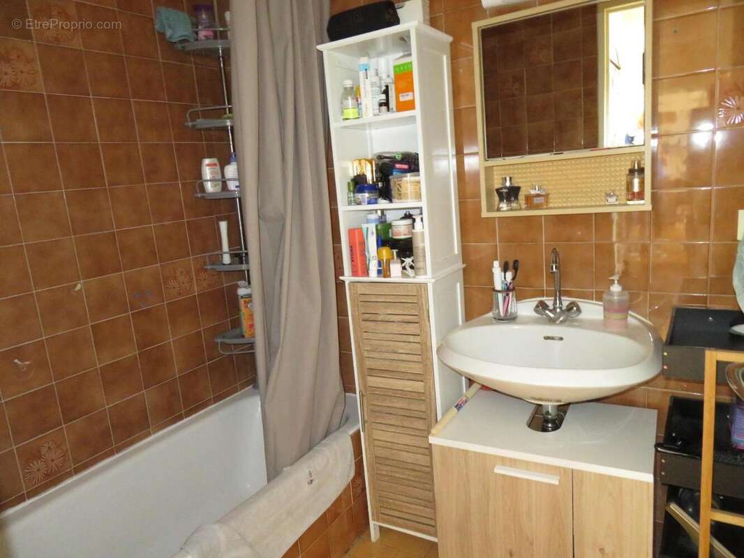   - Appartement à DRAGUIGNAN