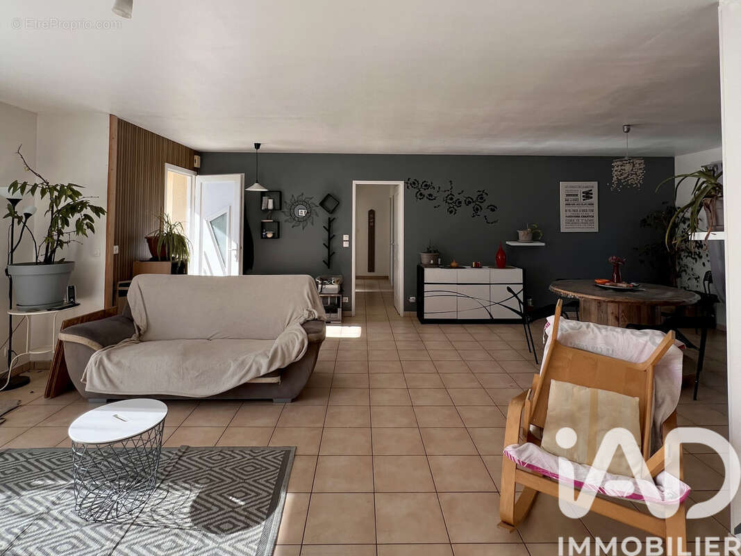 Maison 124 m² à Voulgezac  - photo 4