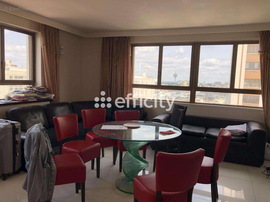 Appartement à PARIS-19E