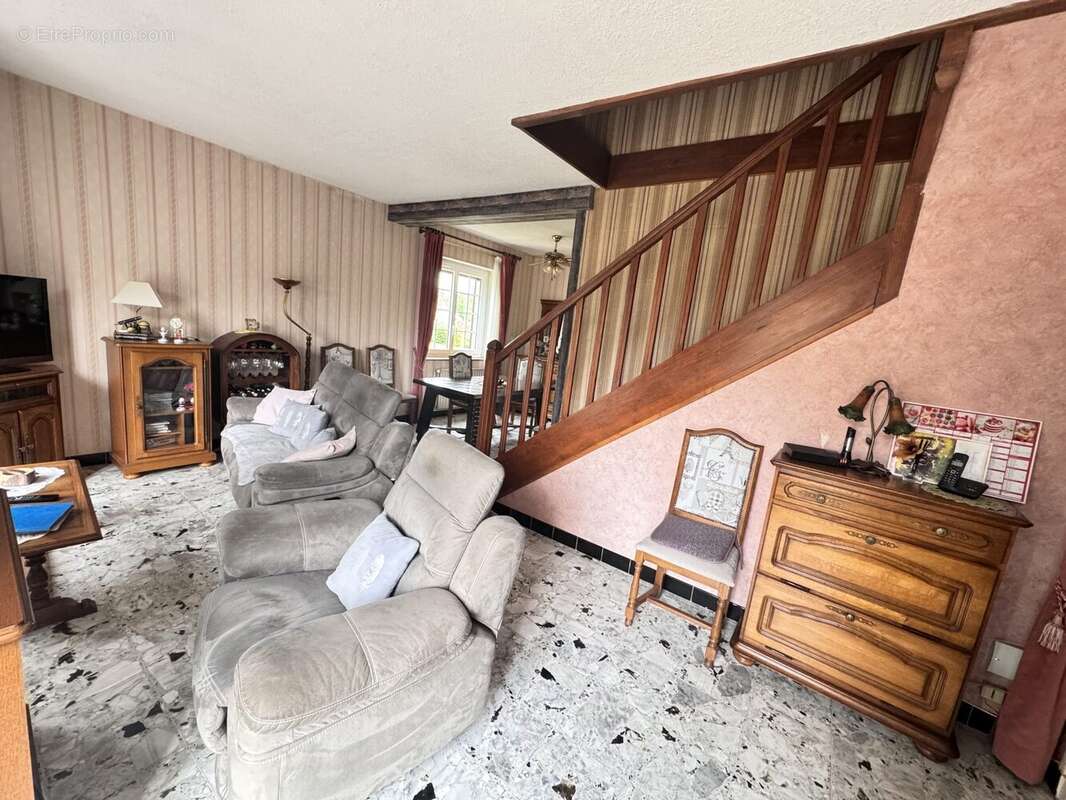 Maison à VIC-SUR-AISNE