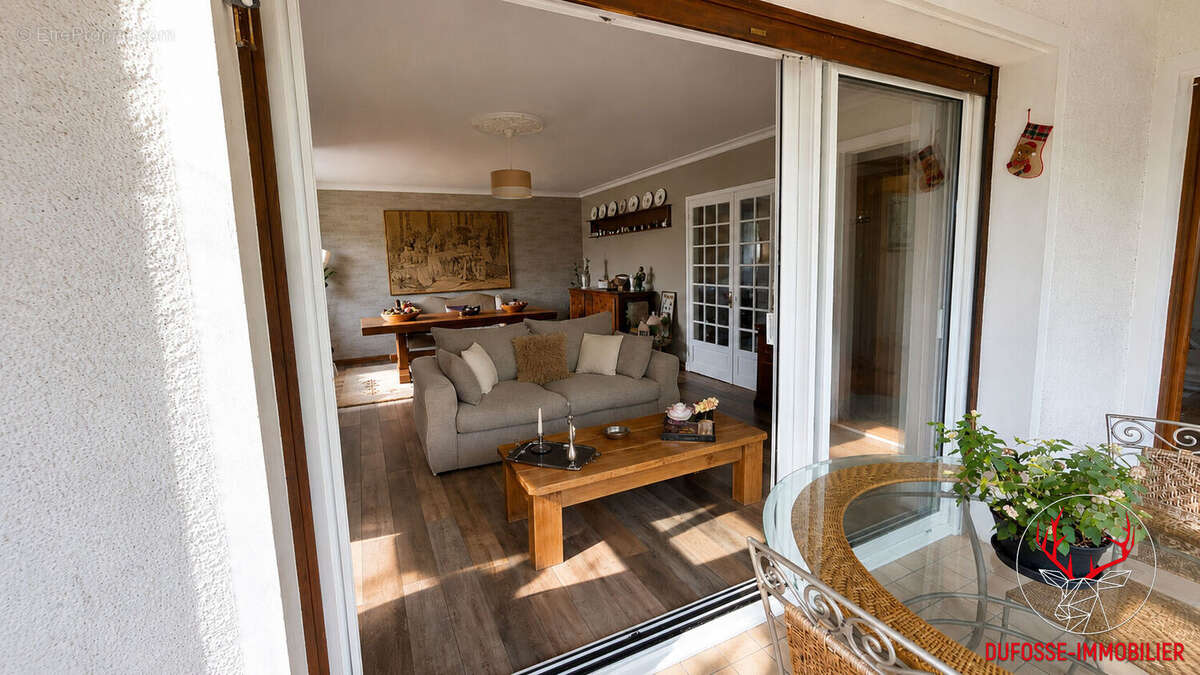 Maison rénovée - 230 m²  - piscine - 7300m² de terrain - Sornay - photo 4