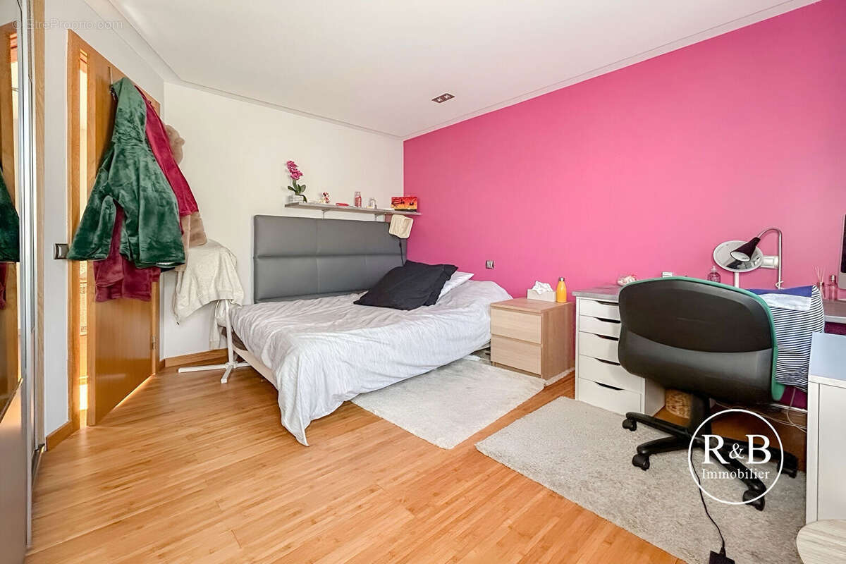 Maison à LES CLAYES-SOUS-BOIS