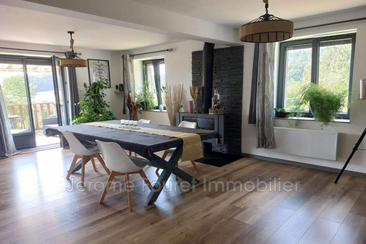 vente maison 6 Pièce(s) - photo 2