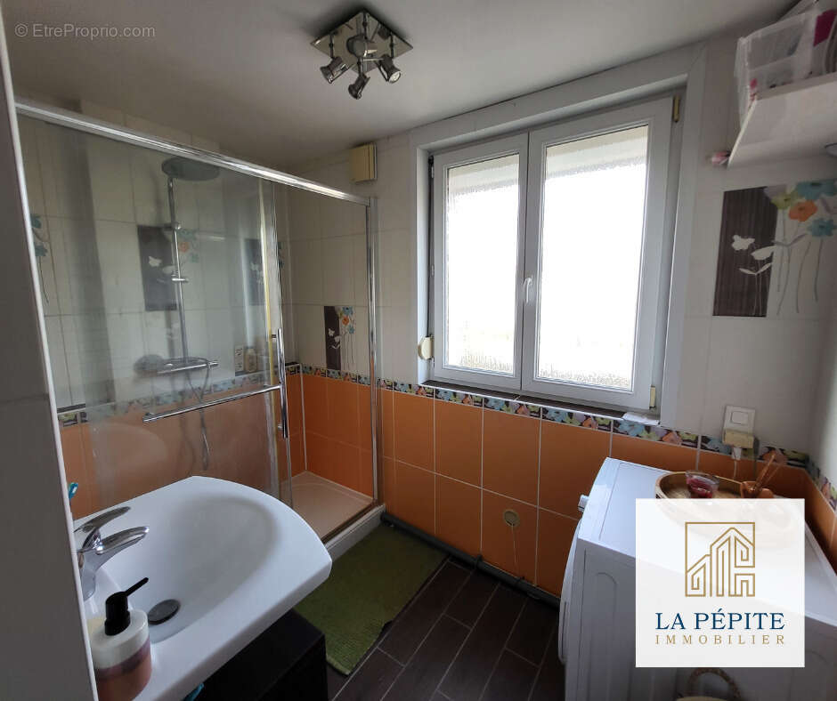 Maison à AULNOYE-AYMERIES