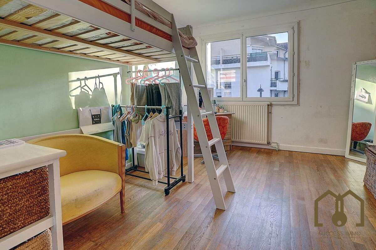 Appartement à VAULX-EN-VELIN