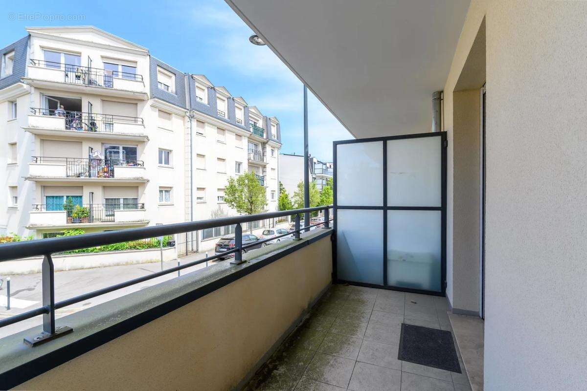 Appartement à PONTAULT-COMBAULT