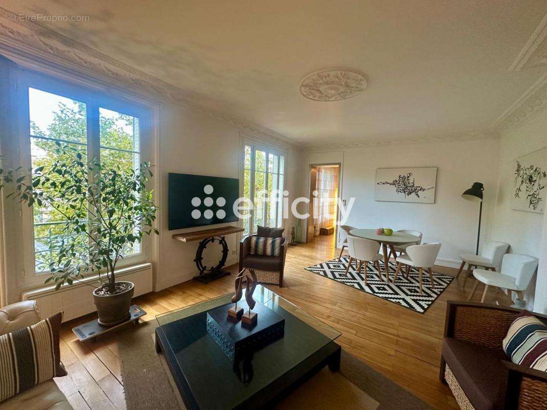 Appartement à PARIS-12E