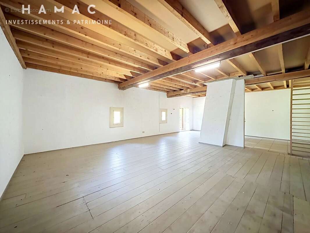 Maison de Village de 181 m2 avec jardin - photo 11