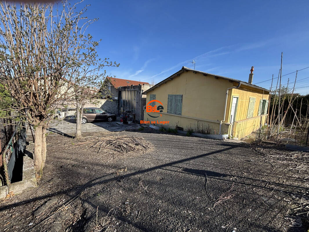 VENTE MAISON PLAIN PIED 1 CHAMBRE ET TERRAIN AGENCE BSLE BIEN SE LOGER ENSEMBLE CLERMONT-FERRAND  - Maison à CLERMONT-FERRAND