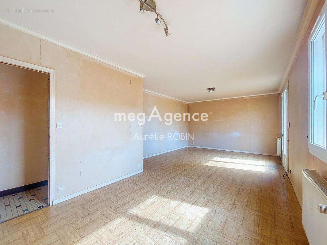 Maison à NUEIL-LES-AUBIERS