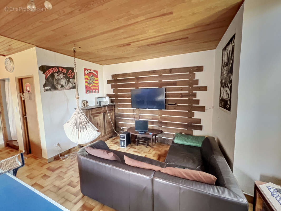 Maison à SALIGNAC-EYVIGUES