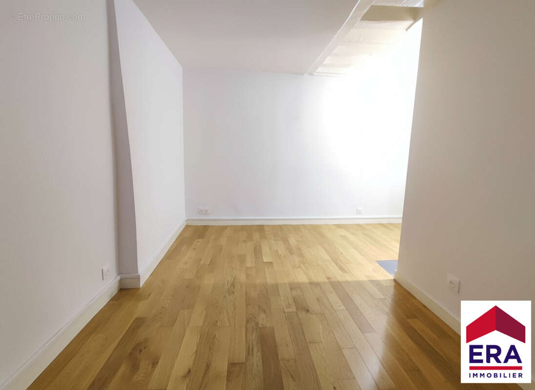 Appartement à PARIS-3E