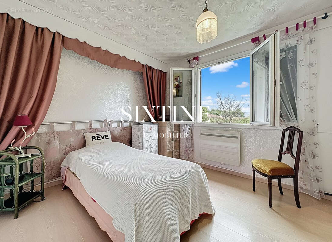 Maison à REVENTIN-VAUGRIS