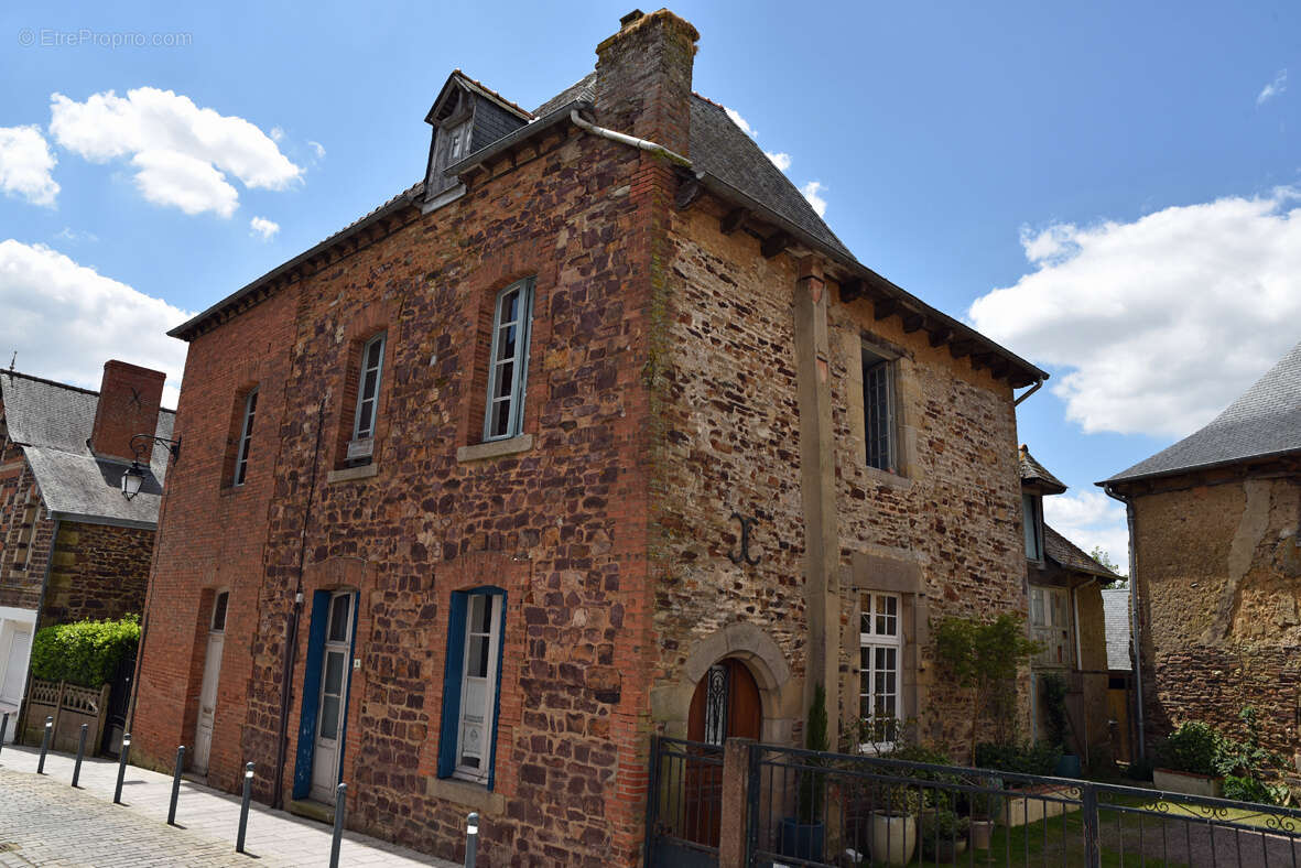 Maison à SAINT-MEEN-LE-GRAND