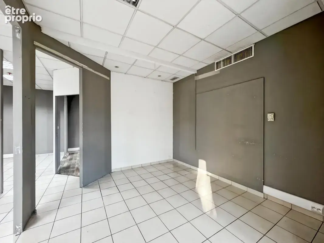 LIVRON - À vendre en exclusivité – Local commercial 80 m² – Emplacement n°1 à Livron - photo 7