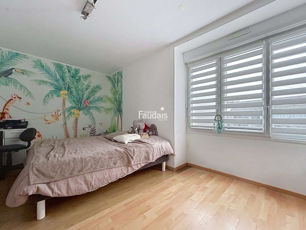 Maison 193 m² à Creances  - photo 8