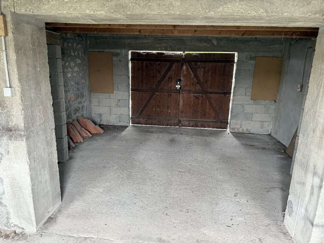 Maison à RUELLE-SUR-TOUVRE