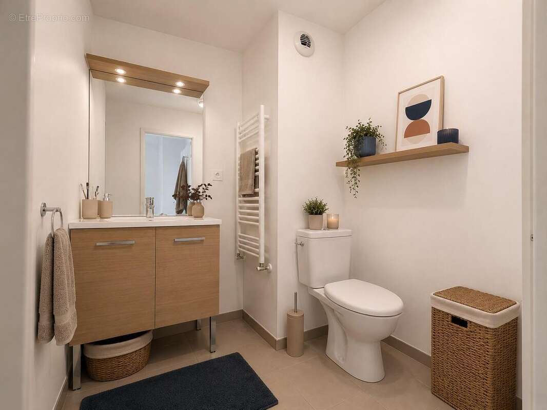   - Appartement à LYON-7E