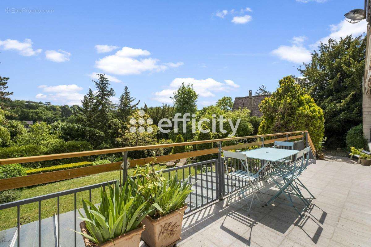 Maison à LA CELLE-SAINT-CLOUD