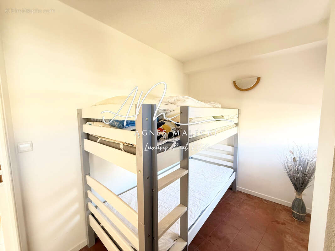 Appartement à LA CROIX-VALMER