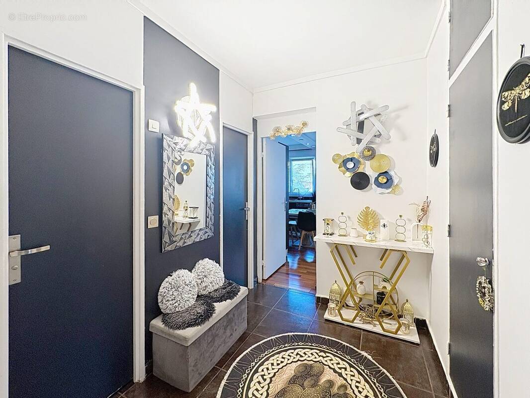 Appartement à FRESNES