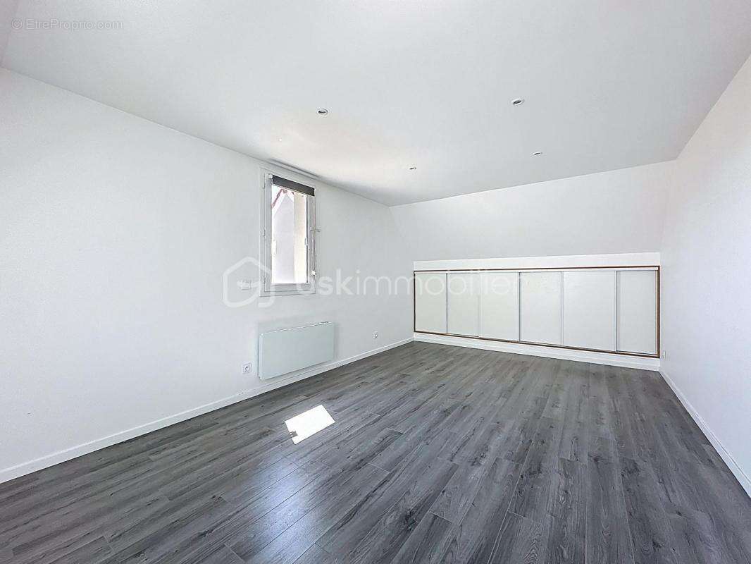 Maison à SAINT-PIERRE-DU-PERRAY