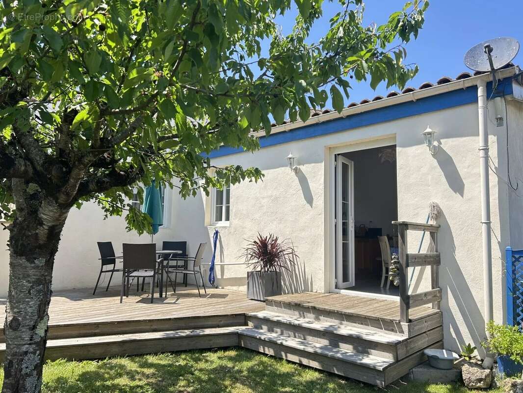 Appartement à SAINT-THOMAS-DE-CONAC