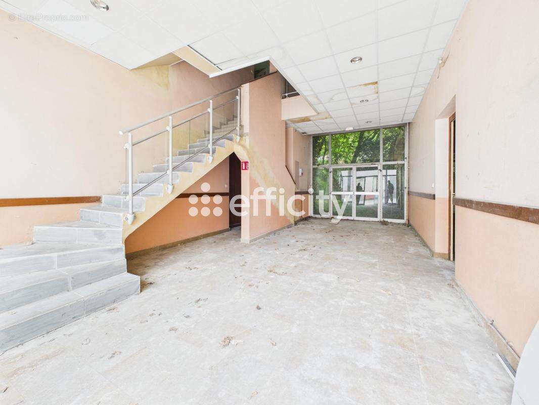 Appartement 655 m² à Bourg-En-Bresse  - photo 3
